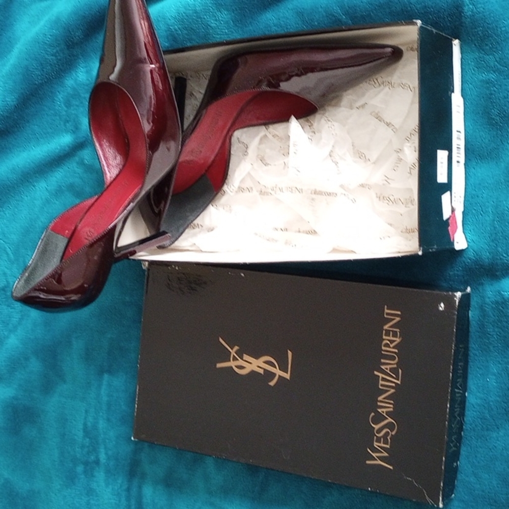 Yves Saint Laurent leather pump size 8 M , Wine pearl